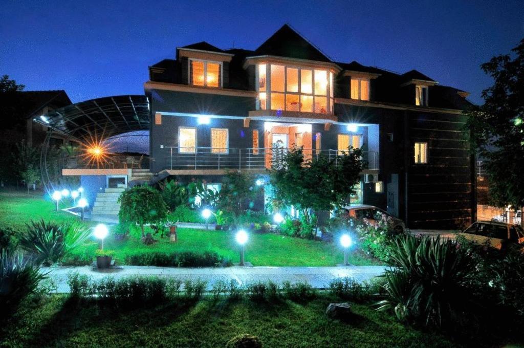 Garni Hotel Lama Kragujevac Zewnętrze zdjęcie