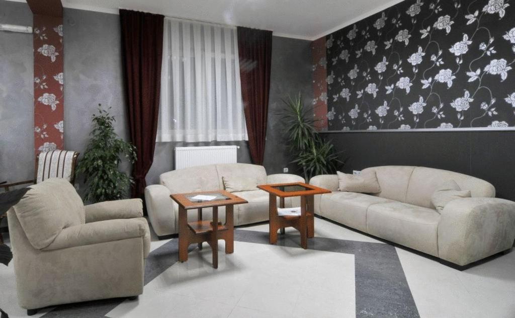 Garni Hotel Lama Kragujevac Zewnętrze zdjęcie