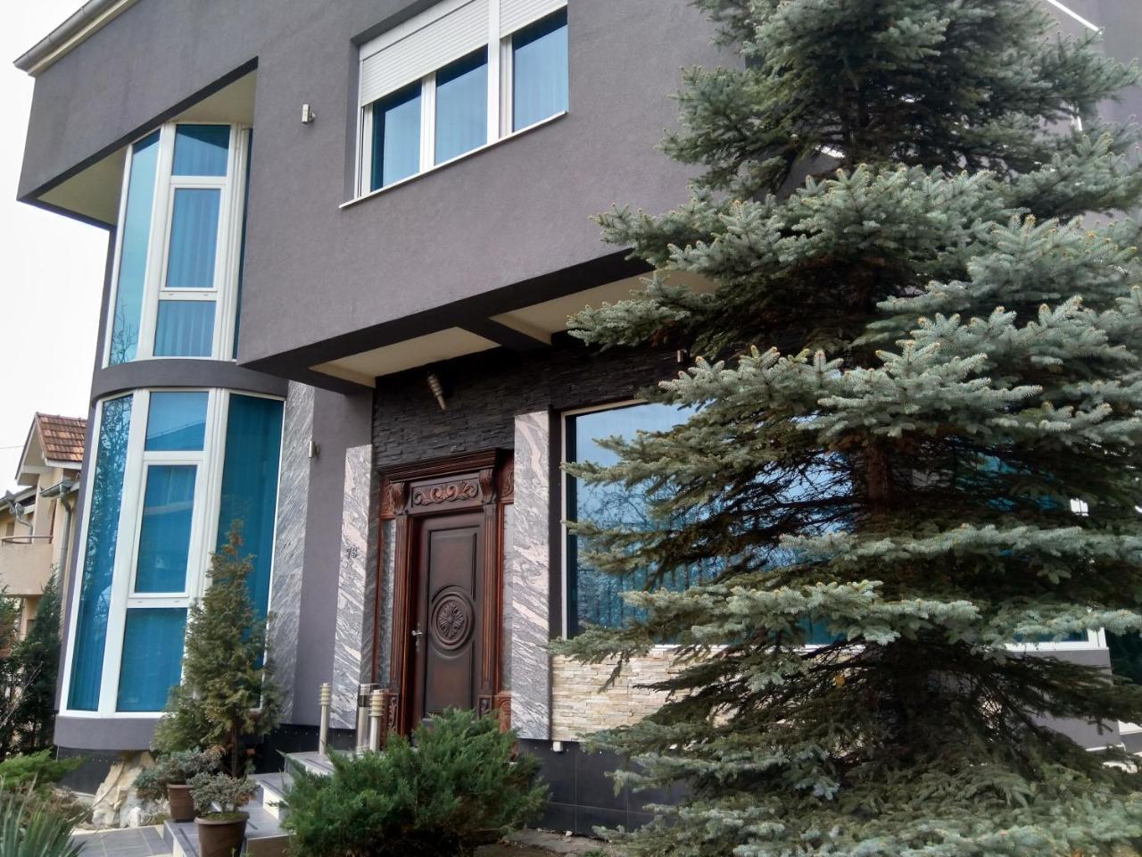 Garni Hotel Lama Kragujevac Zewnętrze zdjęcie